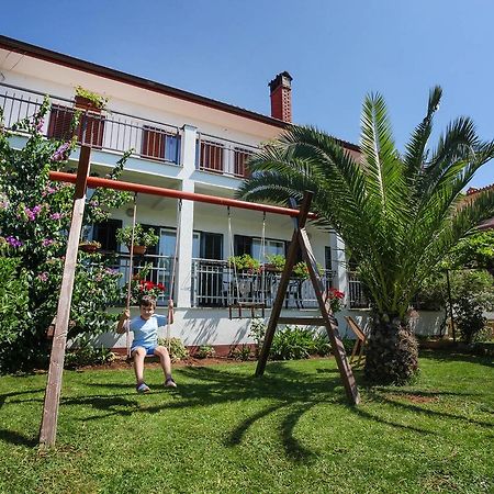 Apartments Patricia Баньоле Екстериор снимка