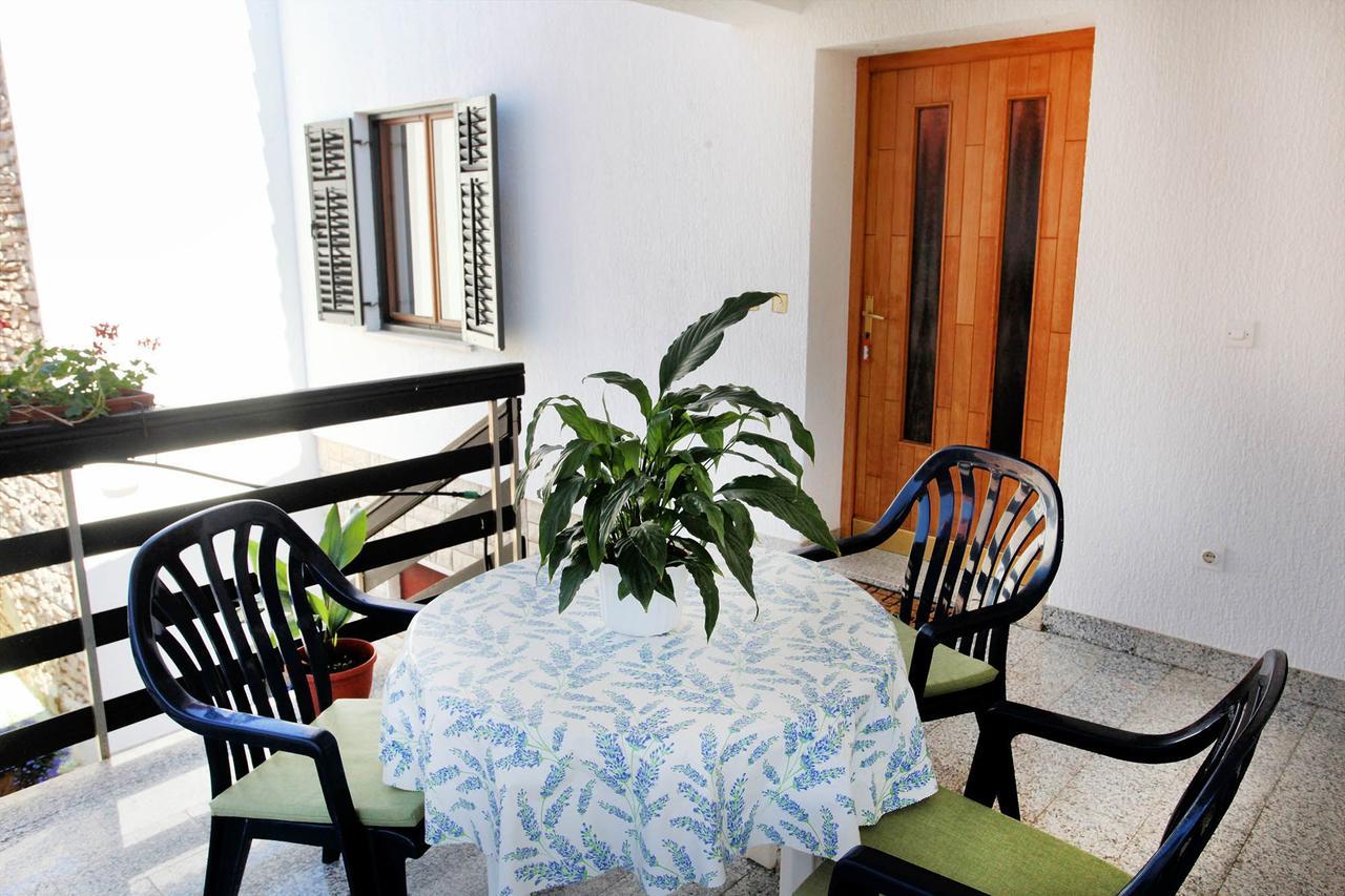 Apartments Patricia Баньоле Екстериор снимка
