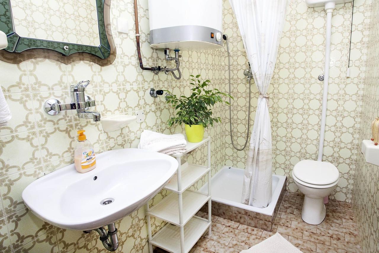 Apartments Patricia Баньоле Екстериор снимка