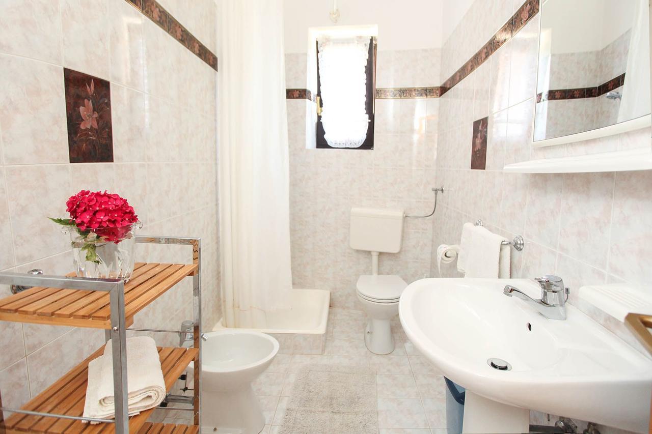 Apartments Patricia Баньоле Екстериор снимка