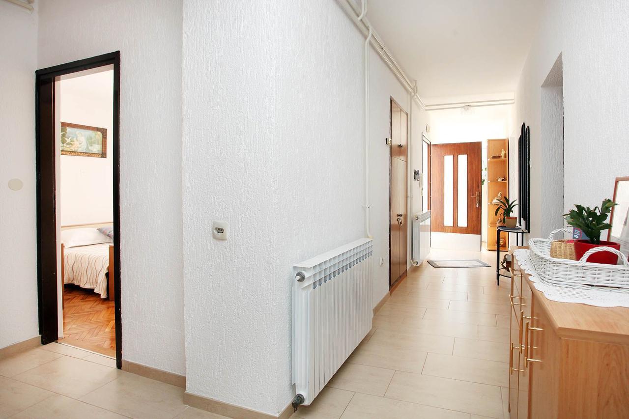 Apartments Patricia Баньоле Екстериор снимка