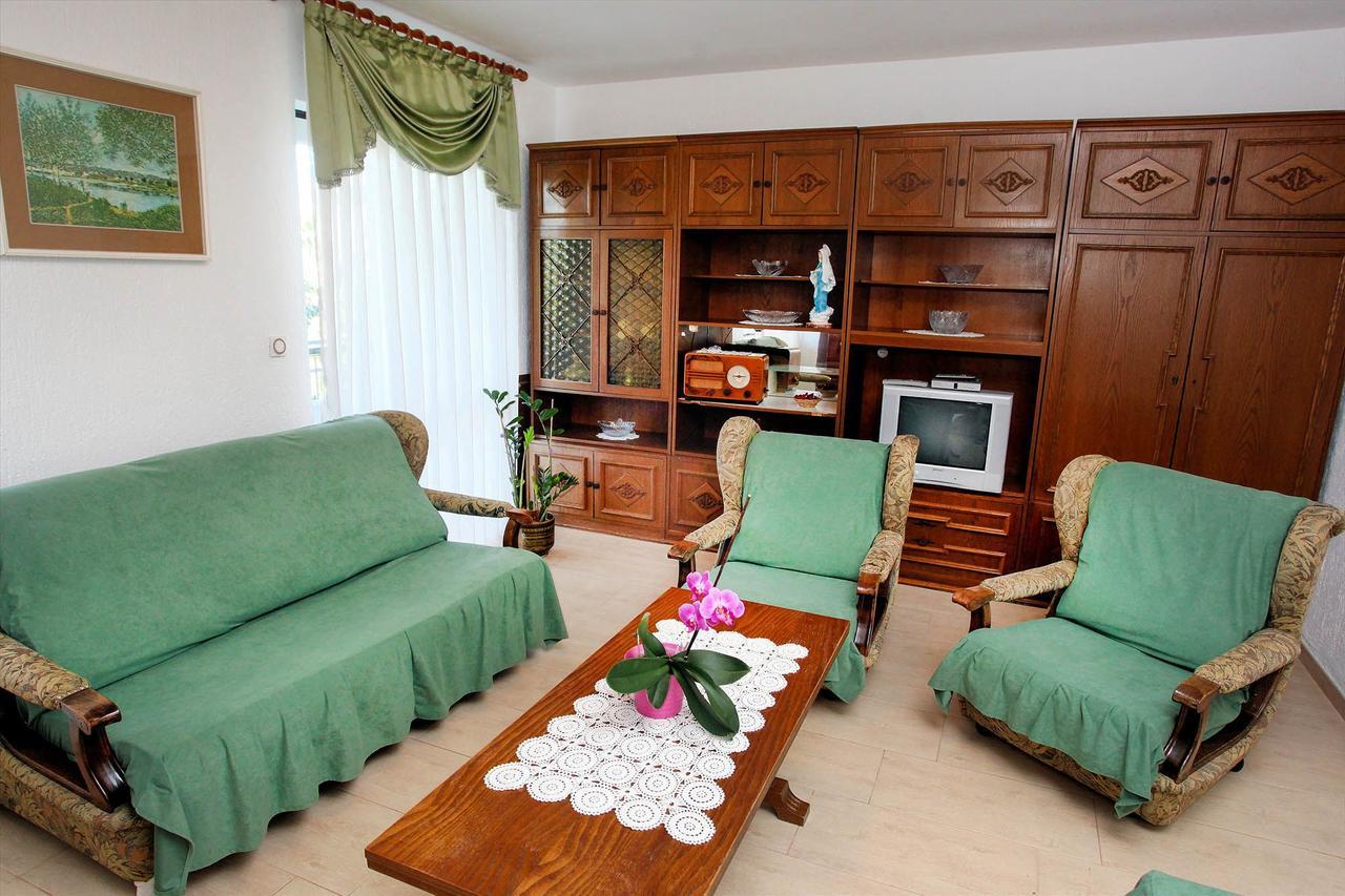 Apartments Patricia Баньоле Екстериор снимка