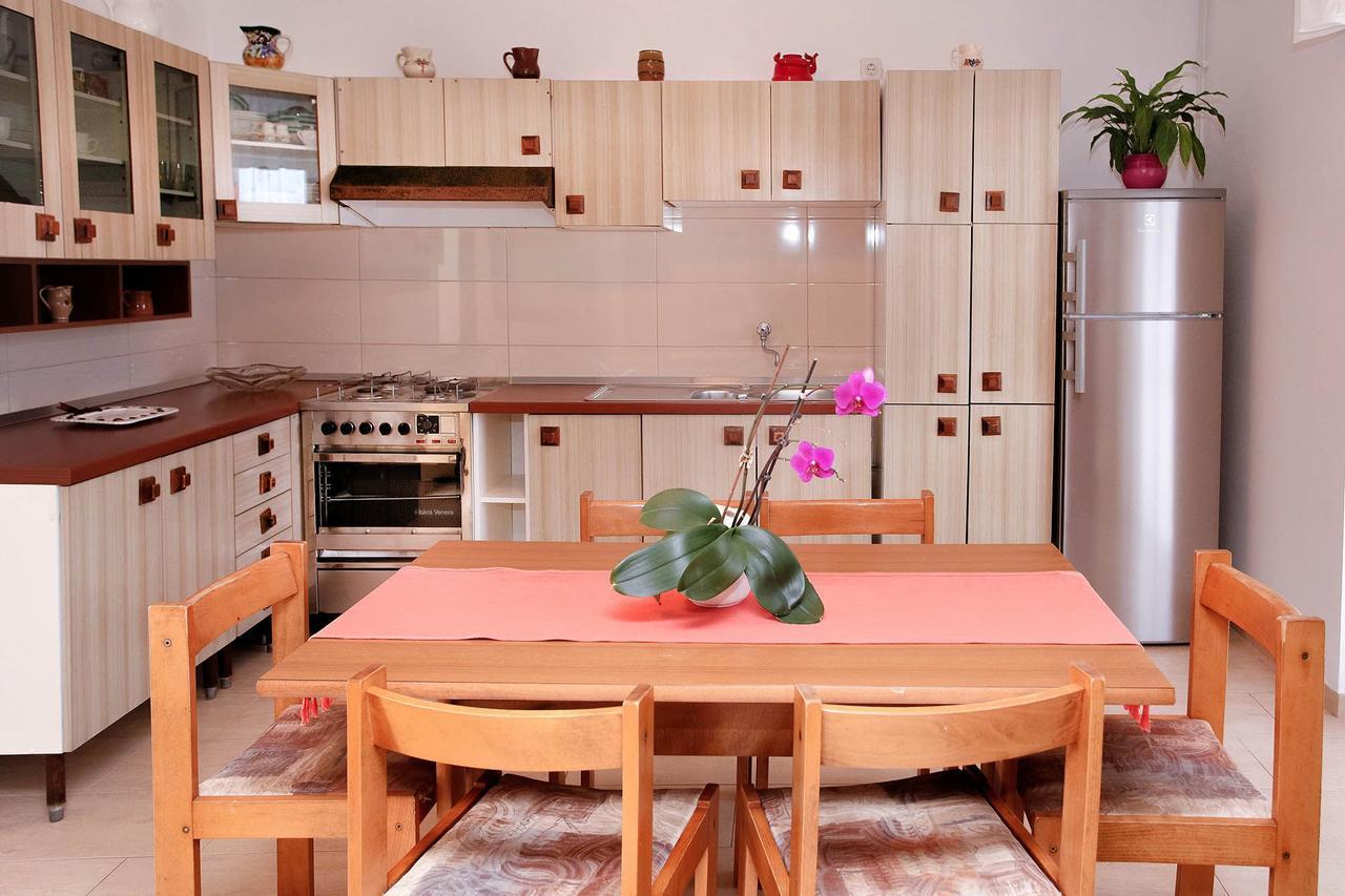 Apartments Patricia Баньоле Екстериор снимка
