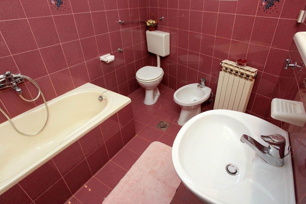 Apartments Patricia Баньоле Екстериор снимка