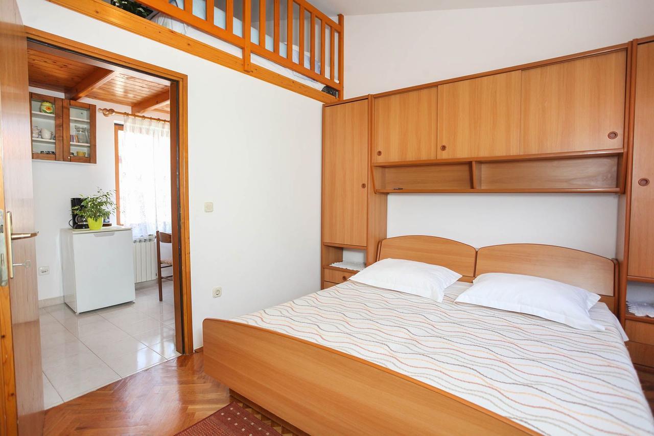 Apartments Patricia Баньоле Екстериор снимка