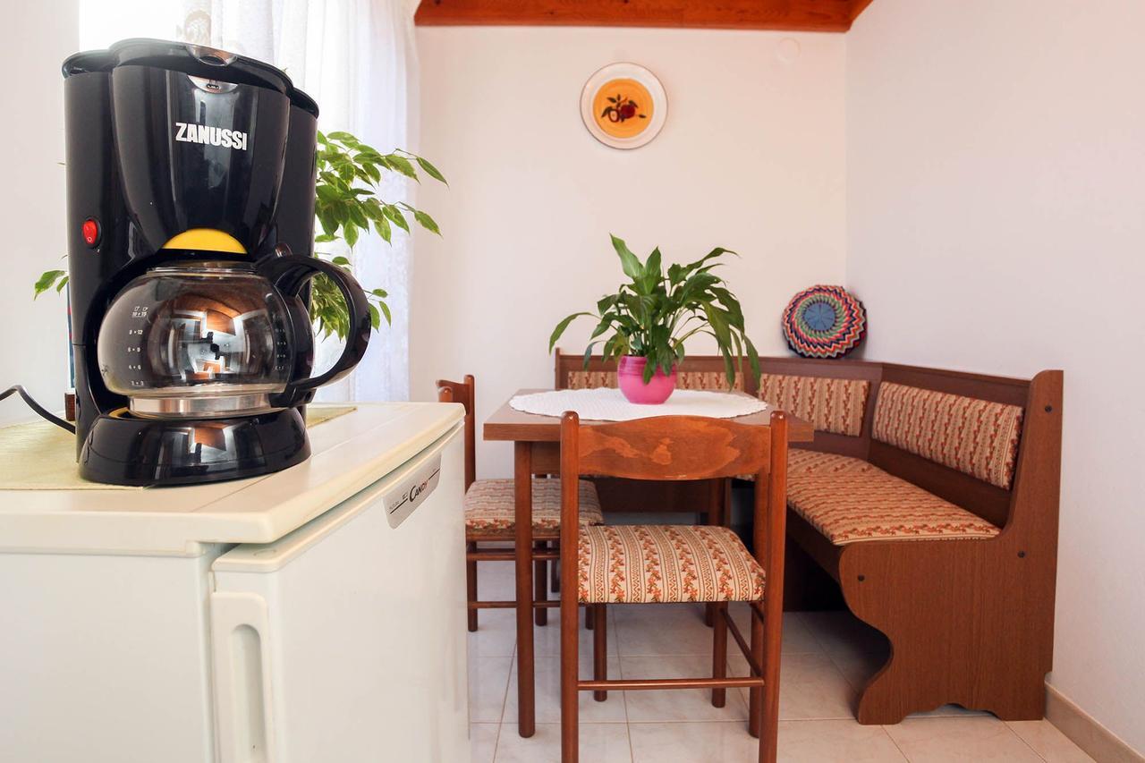 Apartments Patricia Баньоле Екстериор снимка